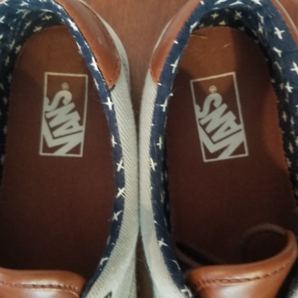 Van's Shoes - Picture 4 of 13